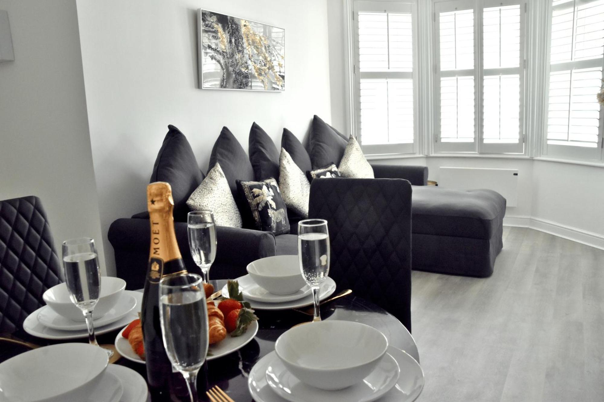 Modern Town Centre Flat - Free Shared Parking, King Size Bed, 5 Minutes Walk To Beach بورنماوث المظهر الخارجي الصورة