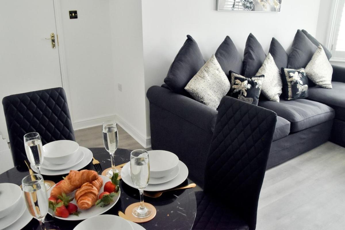 Modern Town Centre Flat - Free Shared Parking, King Size Bed, 5 Minutes Walk To Beach بورنماوث المظهر الخارجي الصورة