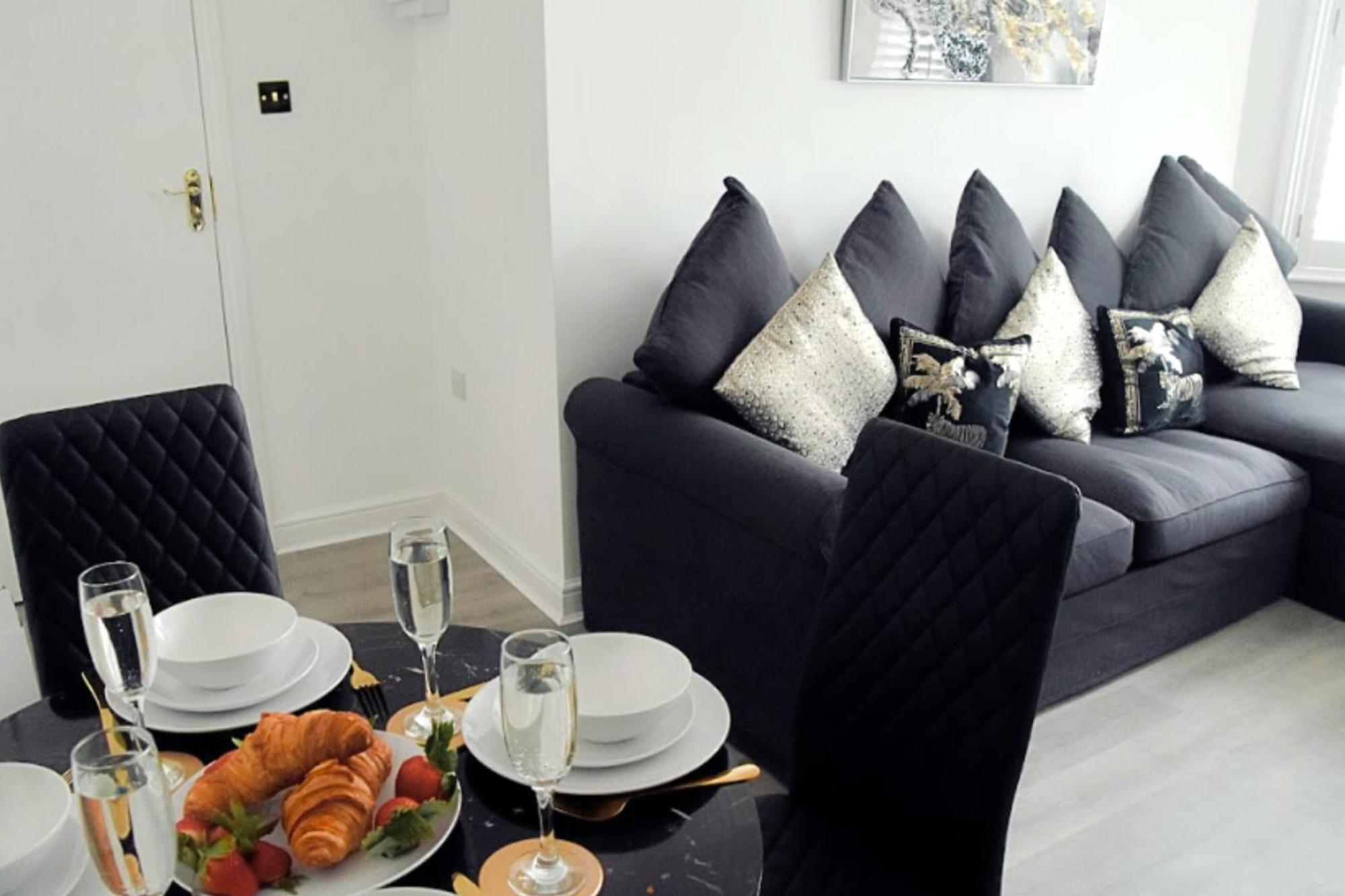 Modern Town Centre Flat - Free Shared Parking, King Size Bed, 5 Minutes Walk To Beach بورنماوث المظهر الخارجي الصورة